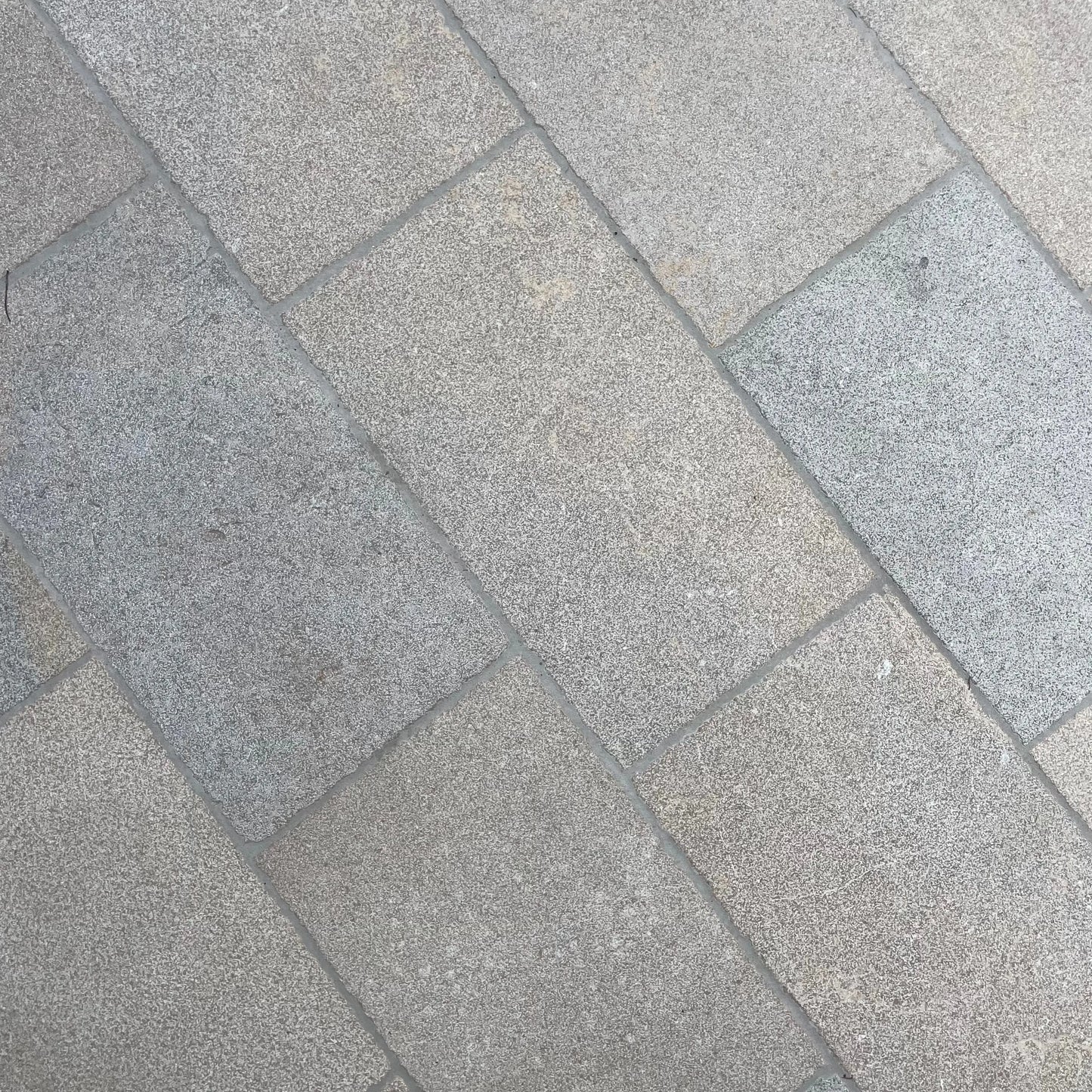 Dallage en pierre calcaire ALMENDRA MIX - Minéral Pierre Naturelle