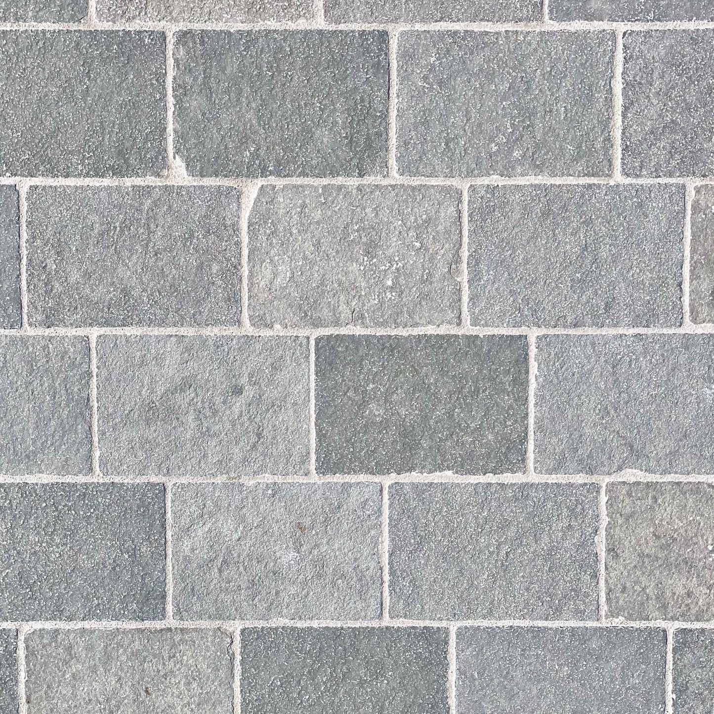 Pavé en pierre calcaire LIMA GRIS - Minéral Pierre Naturelle