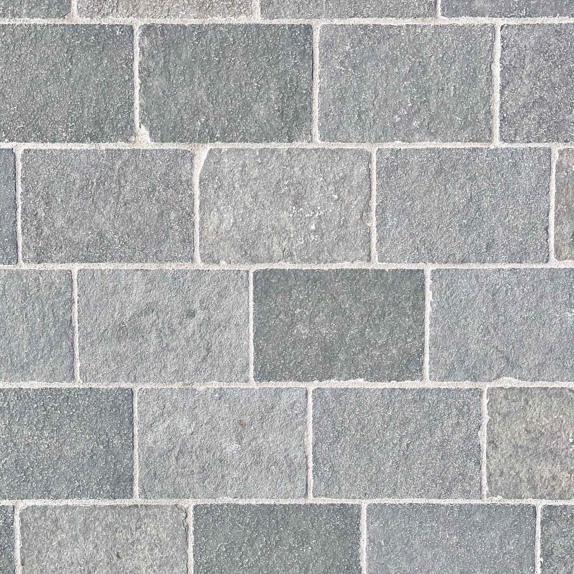 Pavé en pierre calcaire LIMA GRIS - Minéral Pierre Naturelle