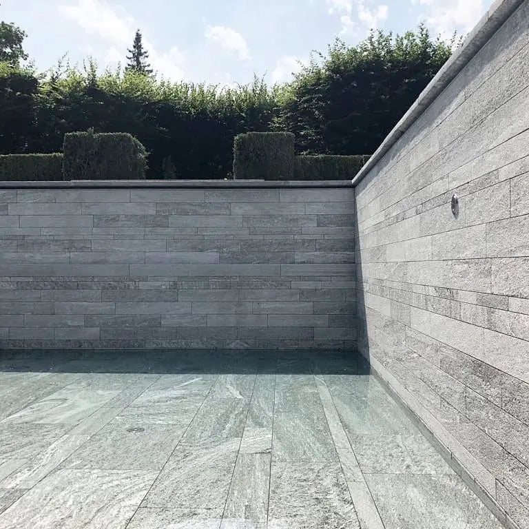 Dallage en Gneiss ALPINA WHITE Adouci - Minéral Pierre Naturelle