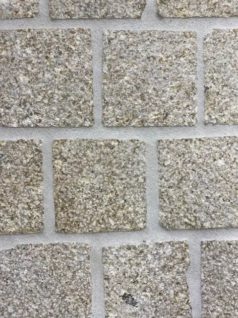 Pavé en granit JAUNE SAVANE Bouchardé - Minéral Pierre Naturelle