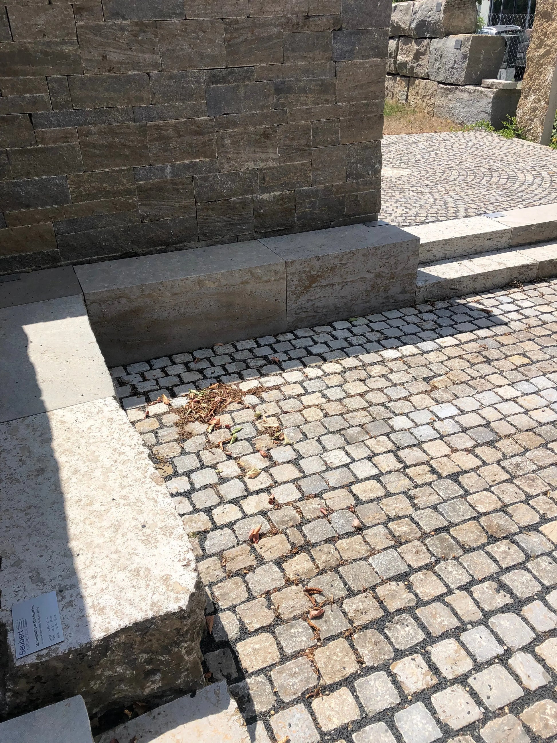 Pavé en pierre calcaire KIRCHHEIMER Vieilli - Minéral Pierre Naturelle