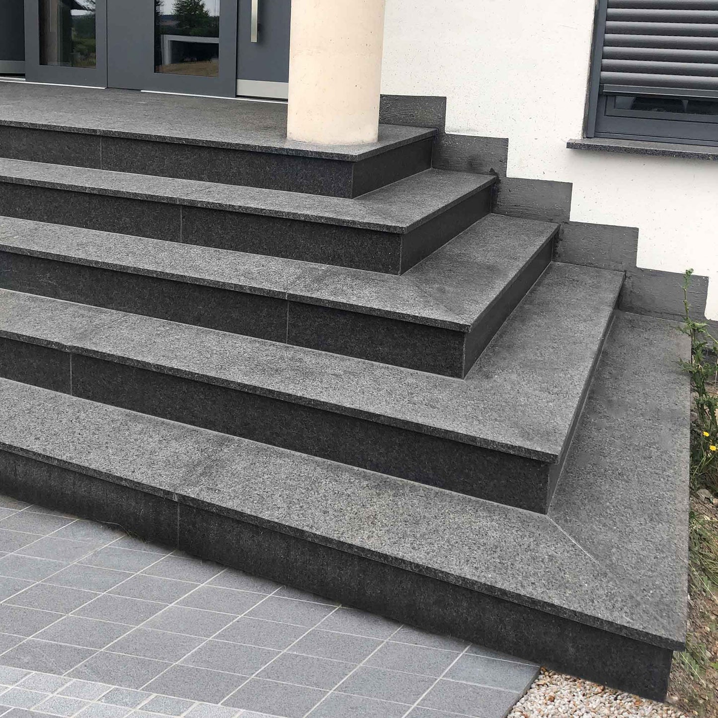 Granit NOIR ANGOLA cuir