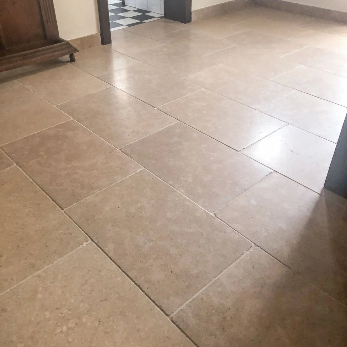 Dallage intérieur en pierre calcaire SINAI PEARL vieilli