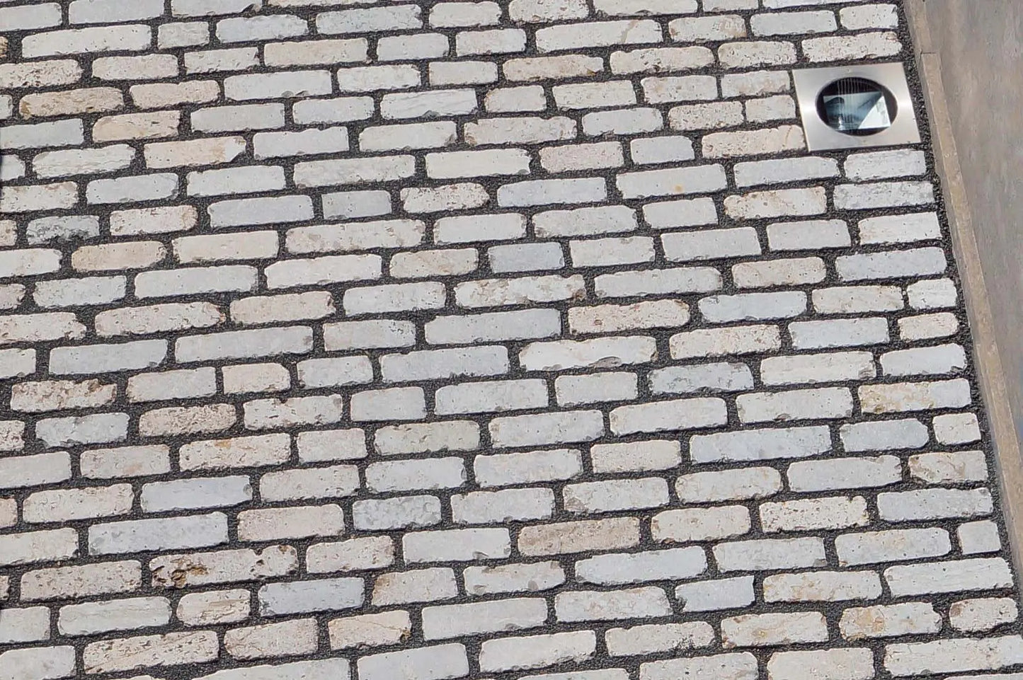 Pavé en pierre calcaire KIRCHHEIMER Naturel - Minéral Pierre Naturelle