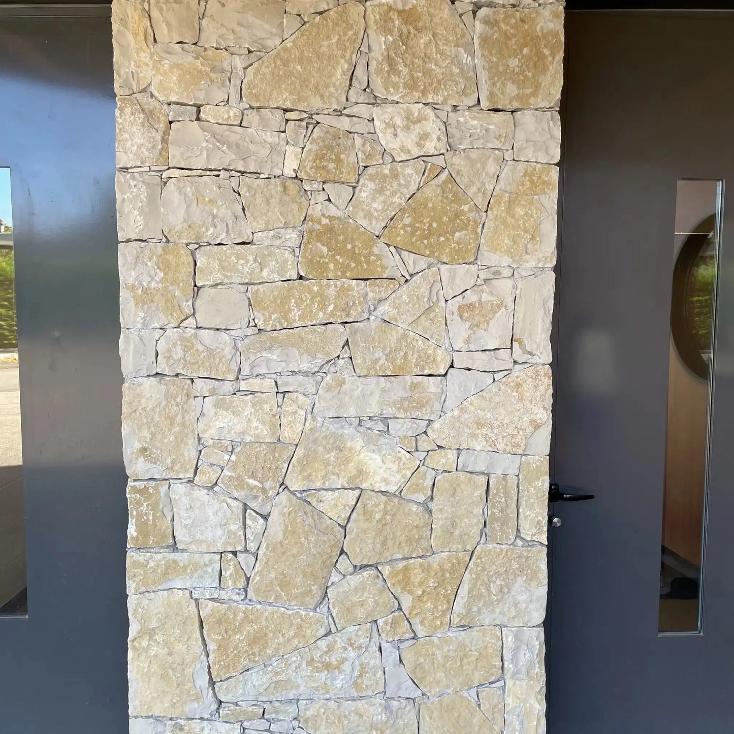 Pierre de parement calcaire beige ROCKFACE pour mur extérieur/intérieur