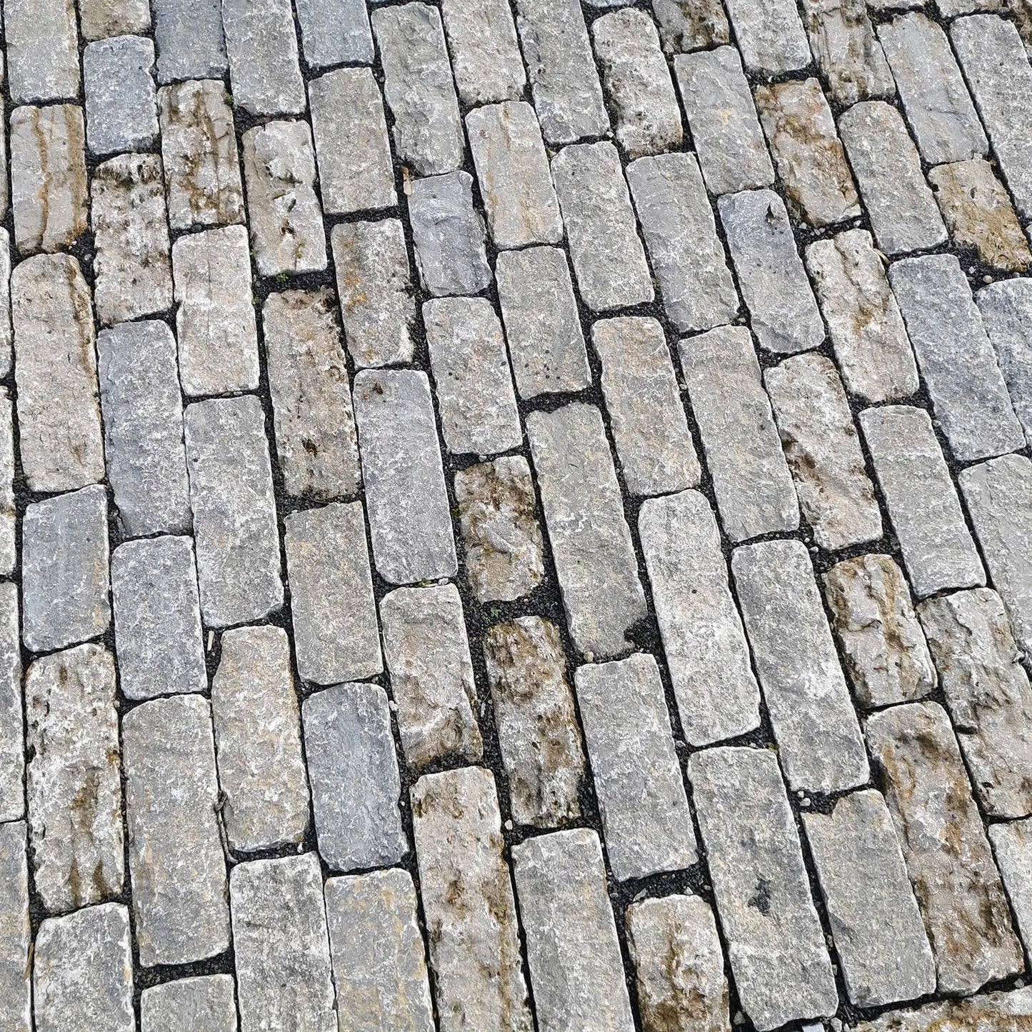 Pavé en pierre calcaire KIRCHHEIMER Naturel - Minéral Pierre Naturelle