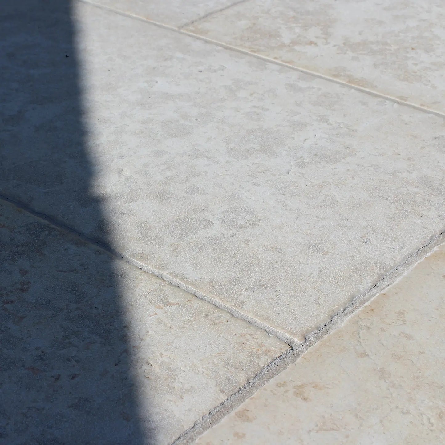 Margelle en pierre calcaire SAINT VALMIER - Minéral Pierre Naturelle