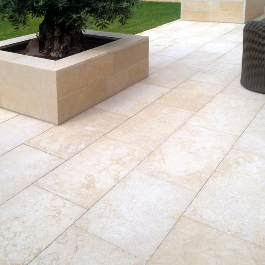 Dallage en pierre calcaire ALMENDRA Sablé brossé - Minéral Pierre Naturelle