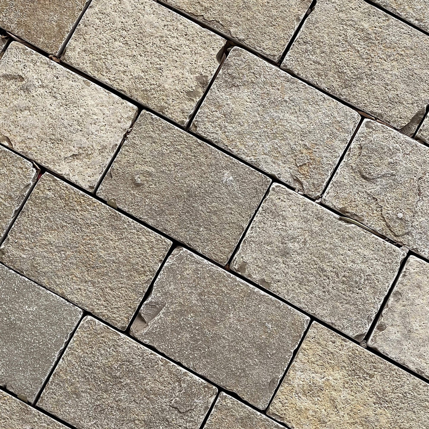 Pavé en pierre calcaire LIMA BEIGE - Minéral Pierre Naturelle