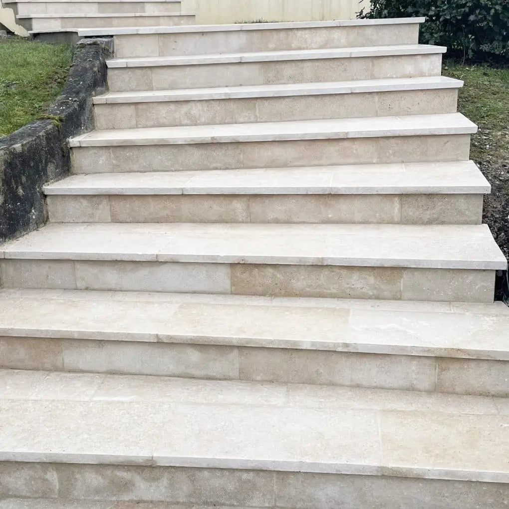 Escalier en pierre calcaire SINAI PEARL Vieilli Minéral pierre naturelle