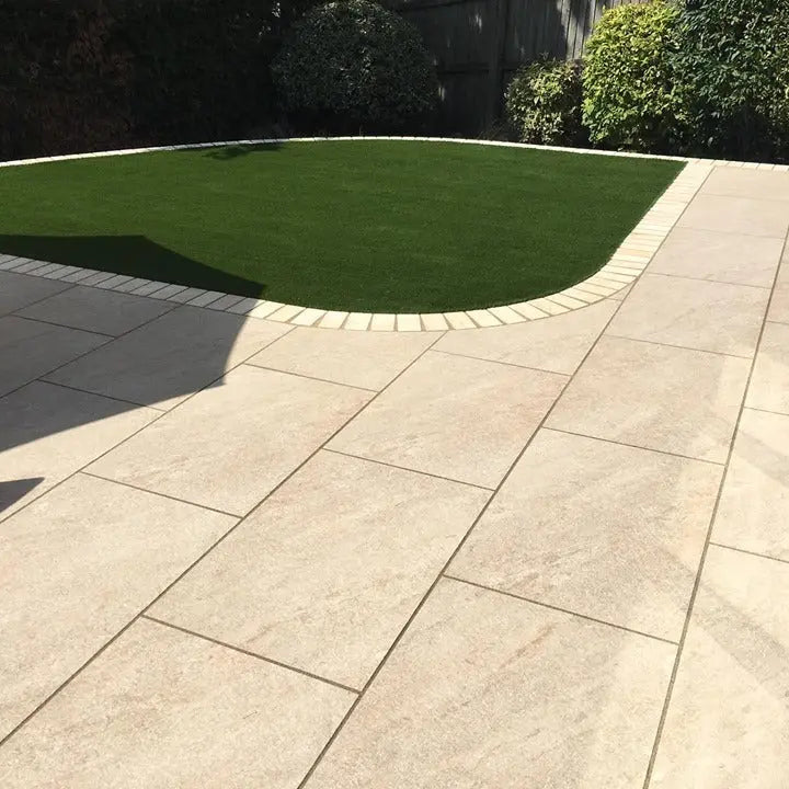 Grès cérame effet pierre QUARTZITE BEIGE - 90x60x2 : 
Finition : Effet pierre
Surface antidérapante R-11
Couleur : Beige
Bords : Rectifiés