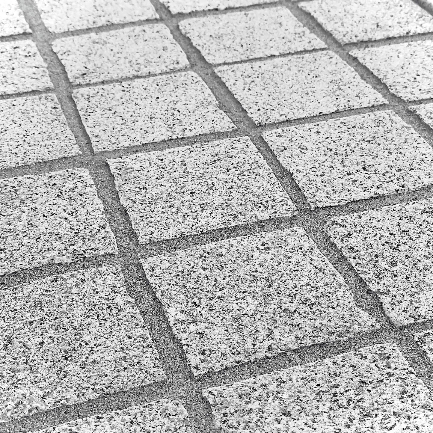 Pavé en granit SILVERSAND Flammé - Minéral Pierre Naturelle