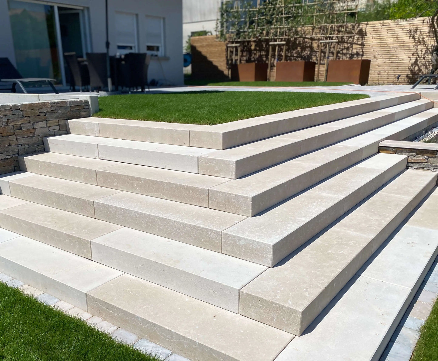 Marche bloc en pierre calcaire SINAI PEARL - Minéral Pierre Naturelle