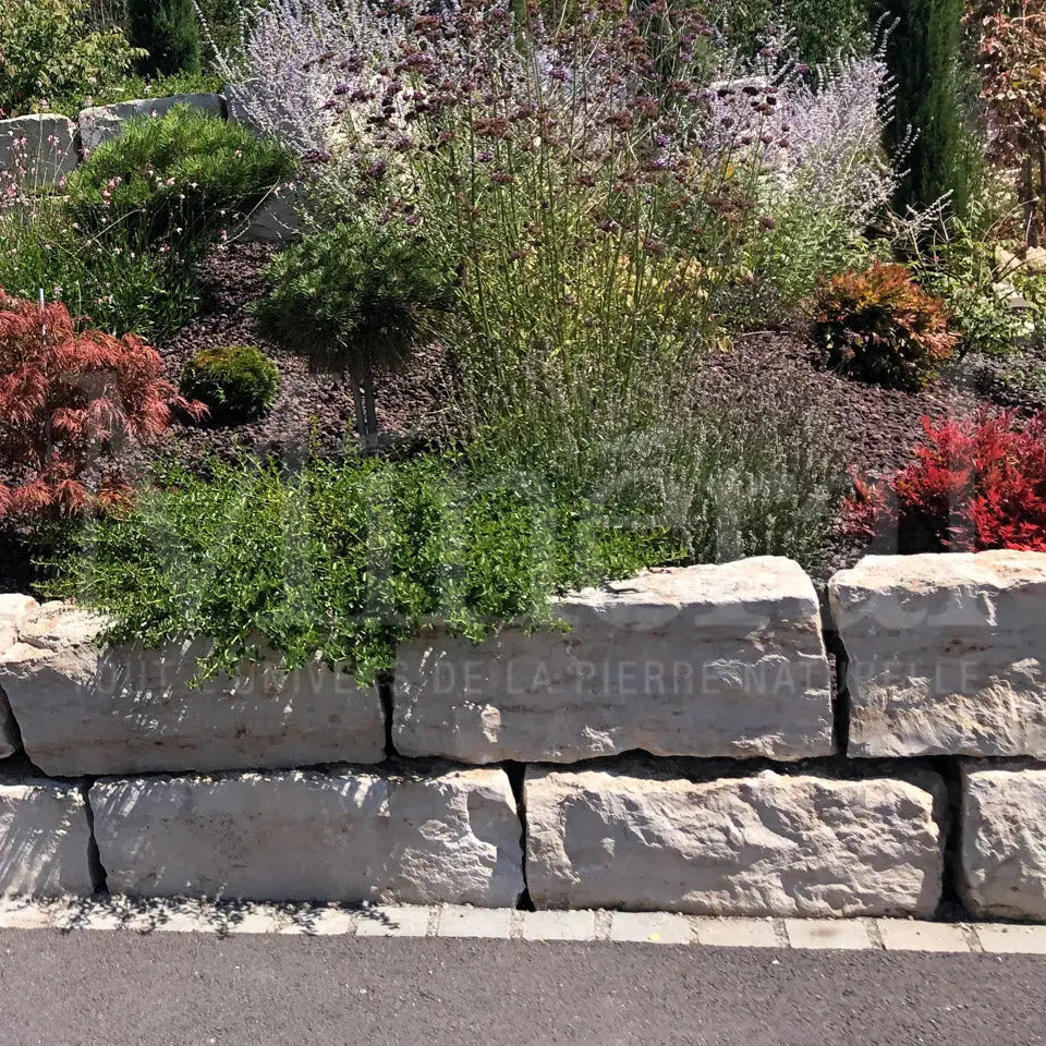 Blocs de soutènement en pierre calcaire JURA - Minéral Pierre Naturelle