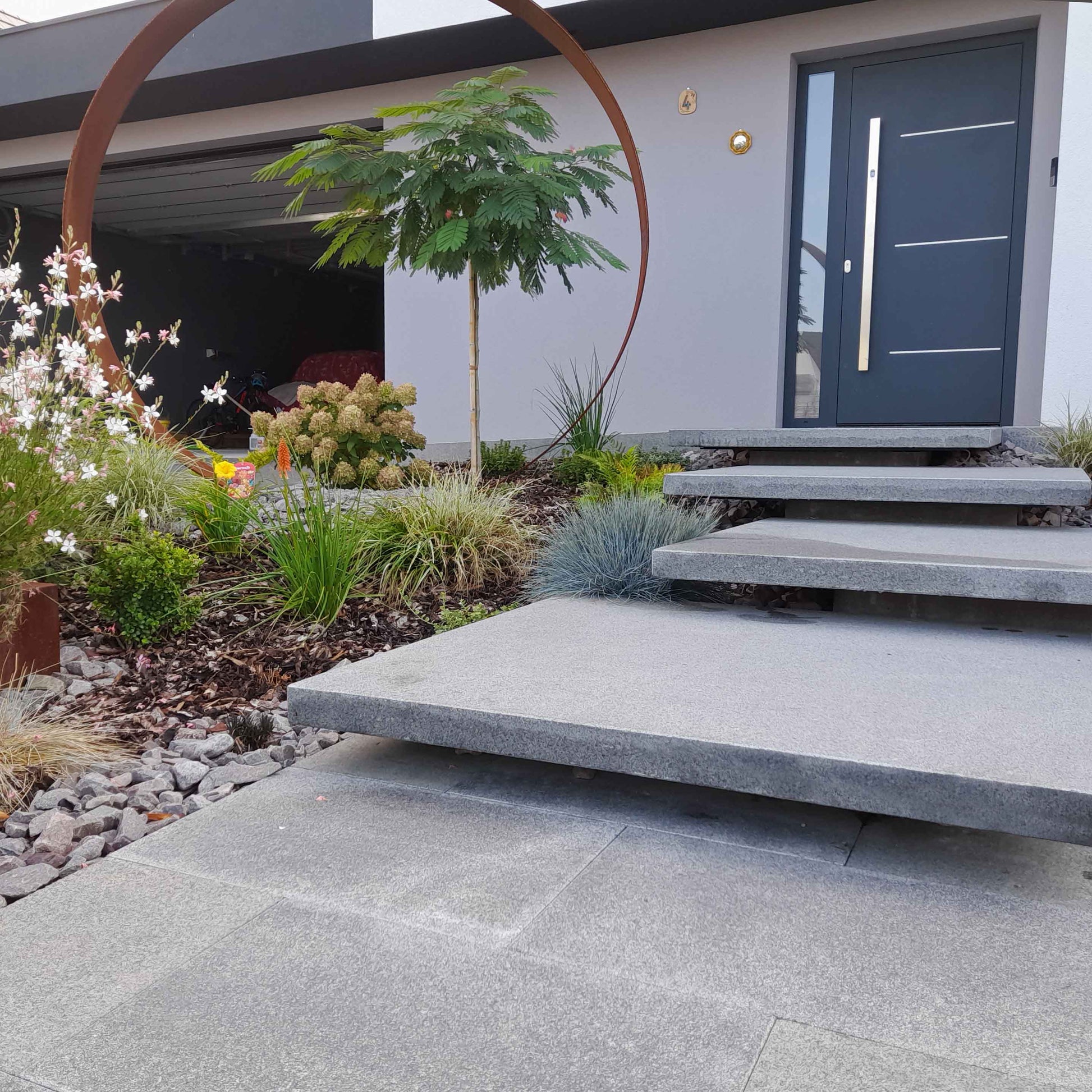 Marche suspendue en granit KURU DARK Minéral pierre naturelle