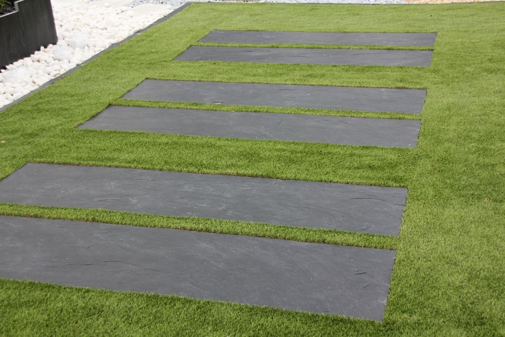 Pas japonais en ARDOISE DE GALICE - bords sciés , aspect jardin