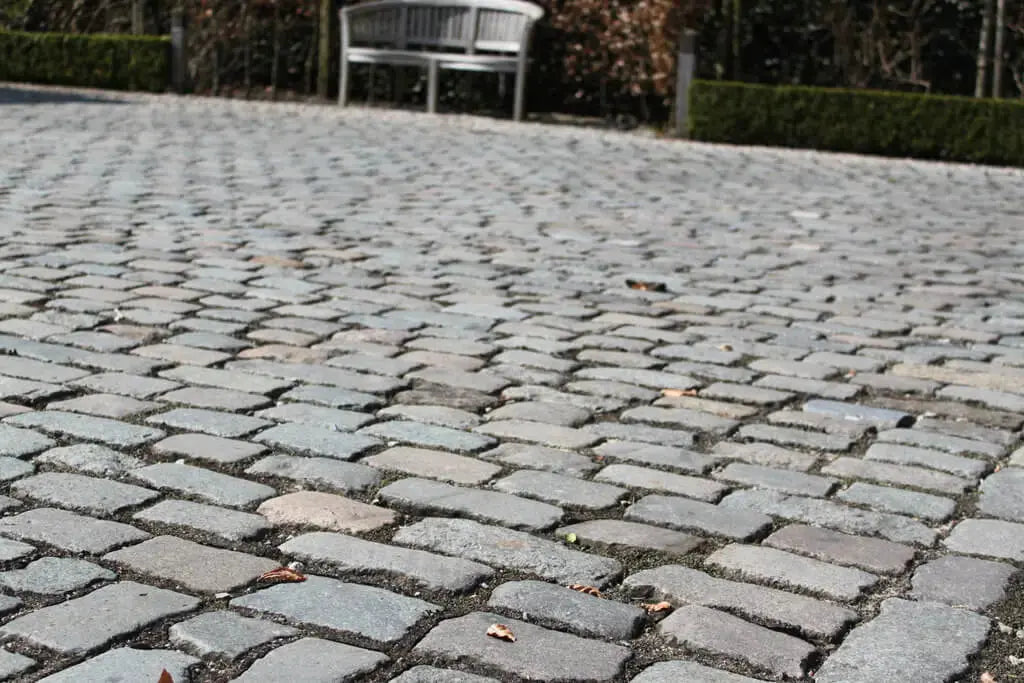 Pavé ancien de récupération en PORPHYRE - Minéral Pierre Naturelle