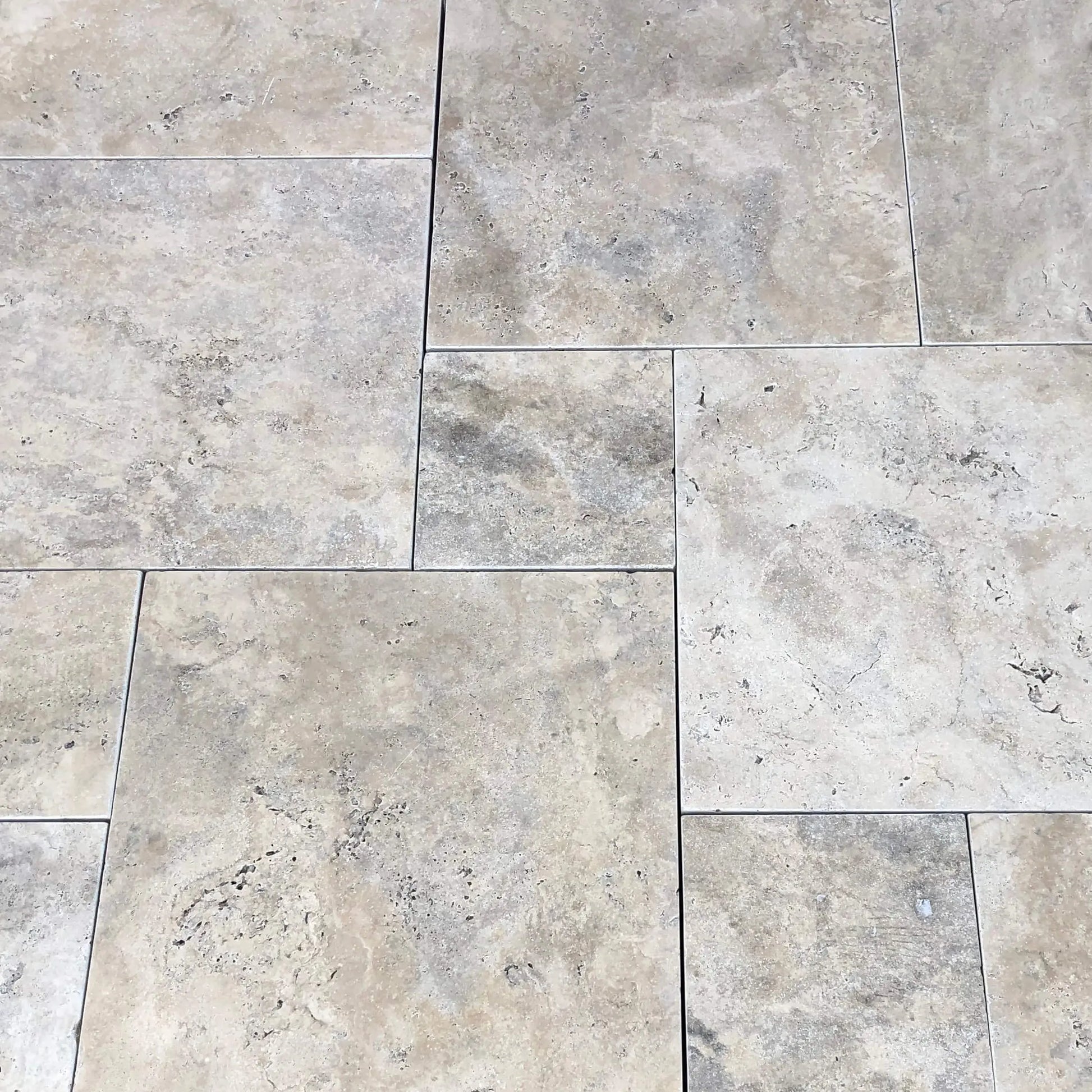 Dallage en TRAVERTIN PHILLY Vieilli - Minéral Pierre Naturelle