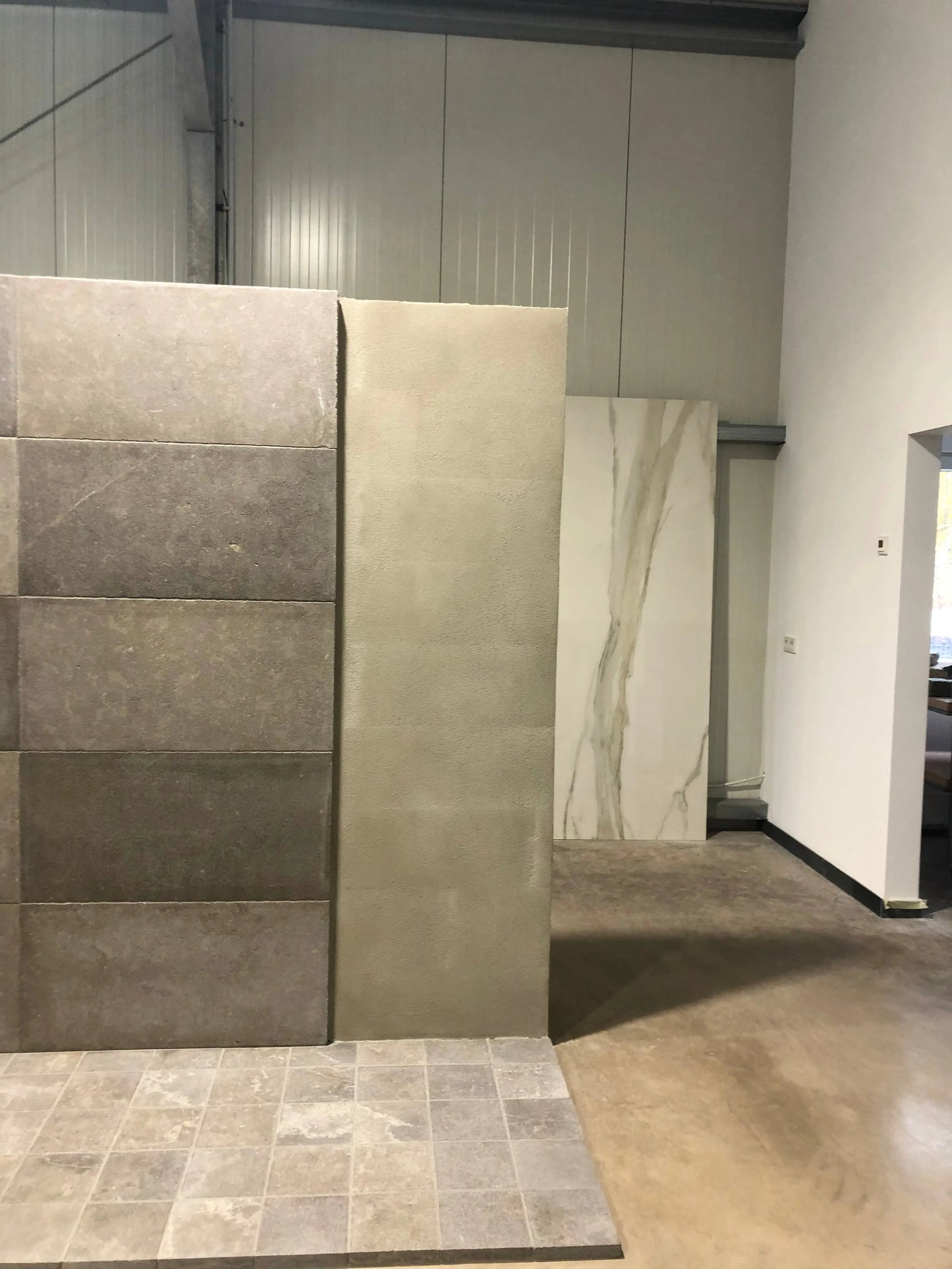 Dallage en pierre calcaire SINAI BROWN sablé brossé - Minéral Pierre Naturelle