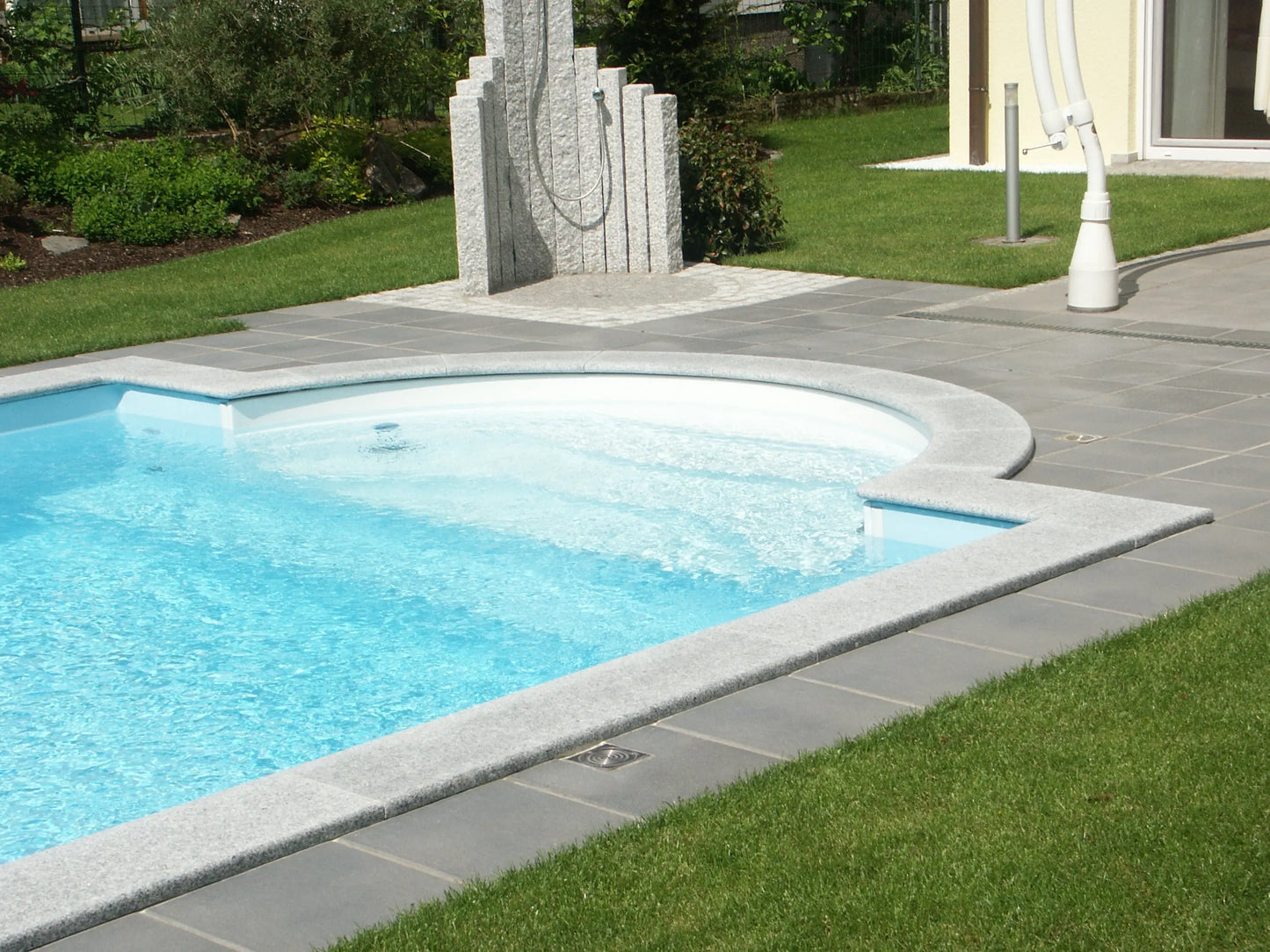 Margelle en granit SILVERSAND - Minéral Pierre Naturelle