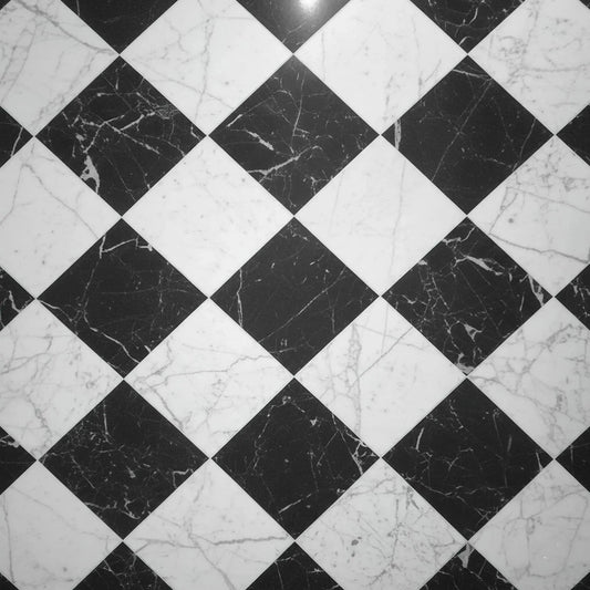 Dallage à damier MARBRE DE CARRARE et NOIR MARQUINA