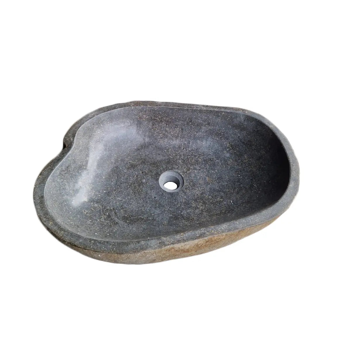 Vasque sculptée dans un galet naturel avec intérieur marbre gris brillant. Pièce unique, finitions soignées, dimensions 52-60 cm, évacuation incluse.