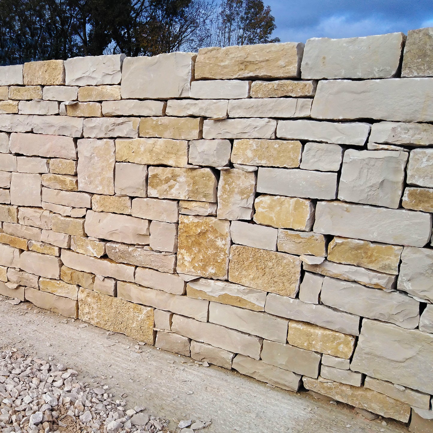 Parement en pierre calcaire MUREUSE DE L'YONNE + Angles