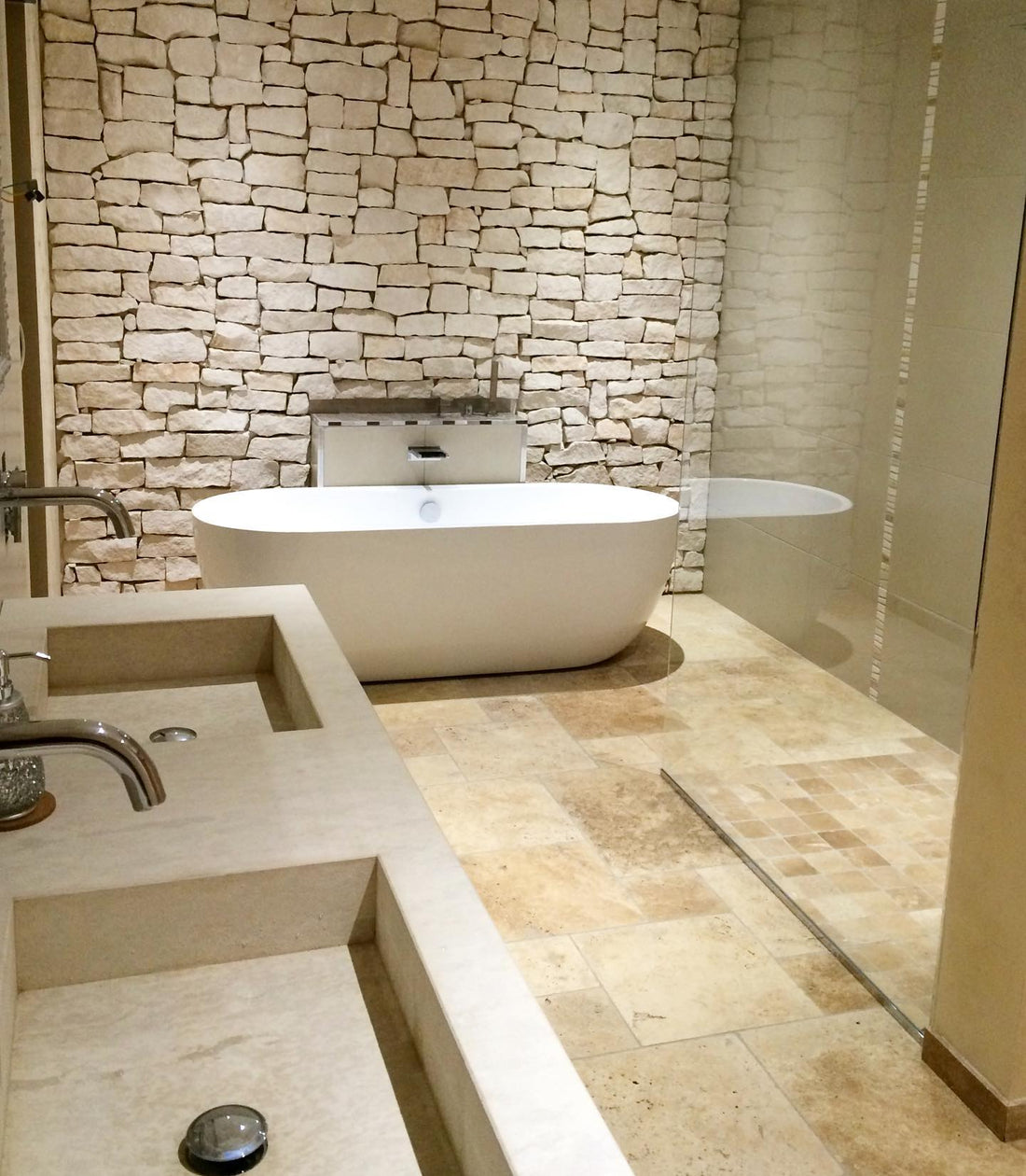 Comment entretenir un carrelage en pierre naturelle à l'intérieur ?