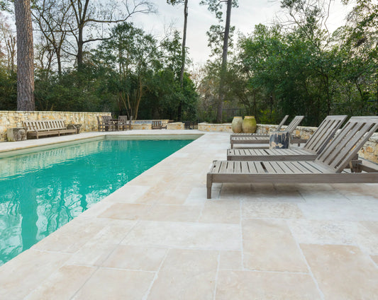 Comment poser du dallage extérieur en pierre naturelle ? Minéral Pierre Naturelle