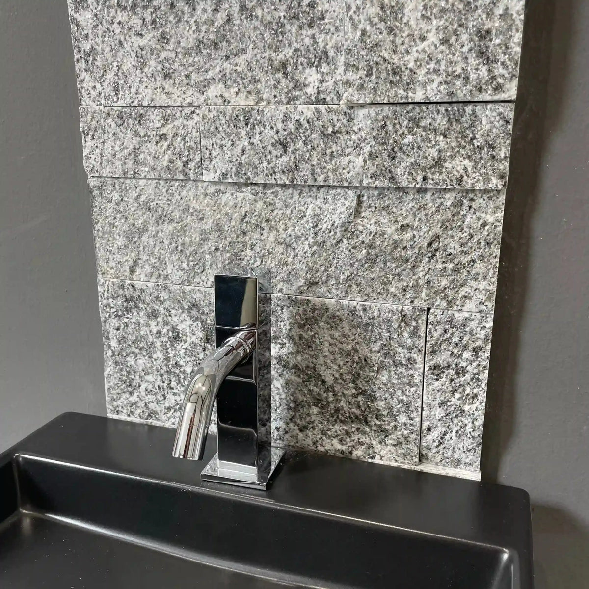 Parement en Gneiss ALPINA WHITE Brut Minéral pierre naturelle