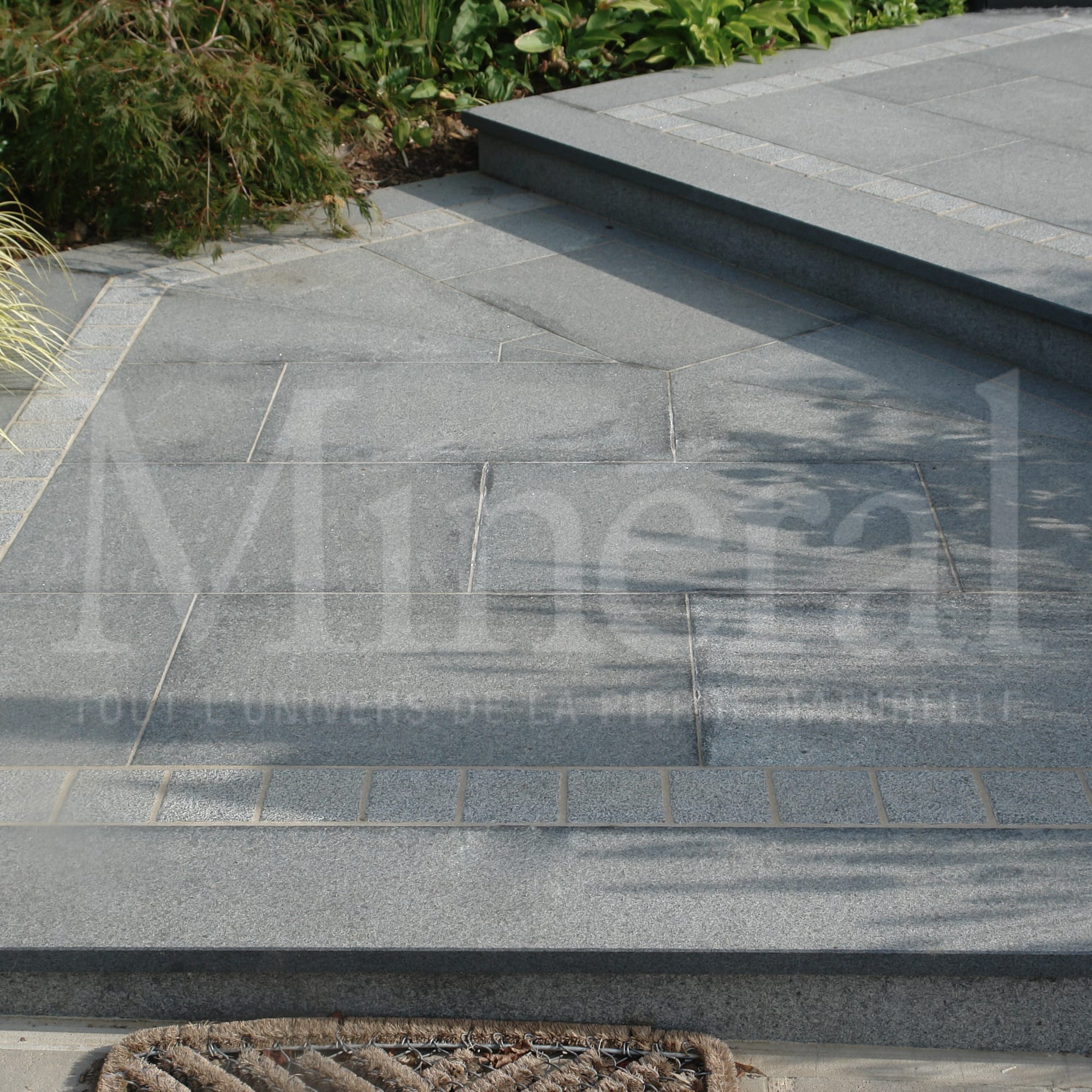 Marche habillage  d' esc alier en Granit  KURU DARK  Gris Fonc