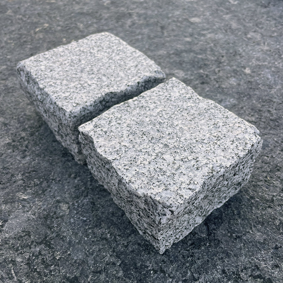 Pavé en granit SILVERSAND Flammé