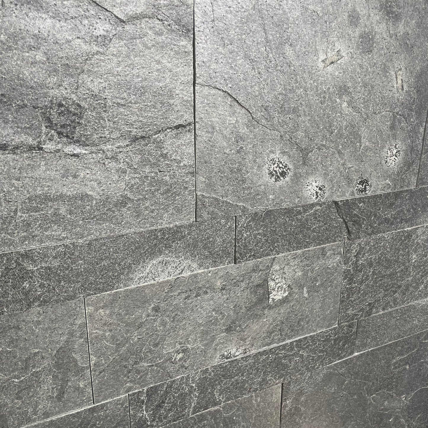 Parement en quartzite TITANE