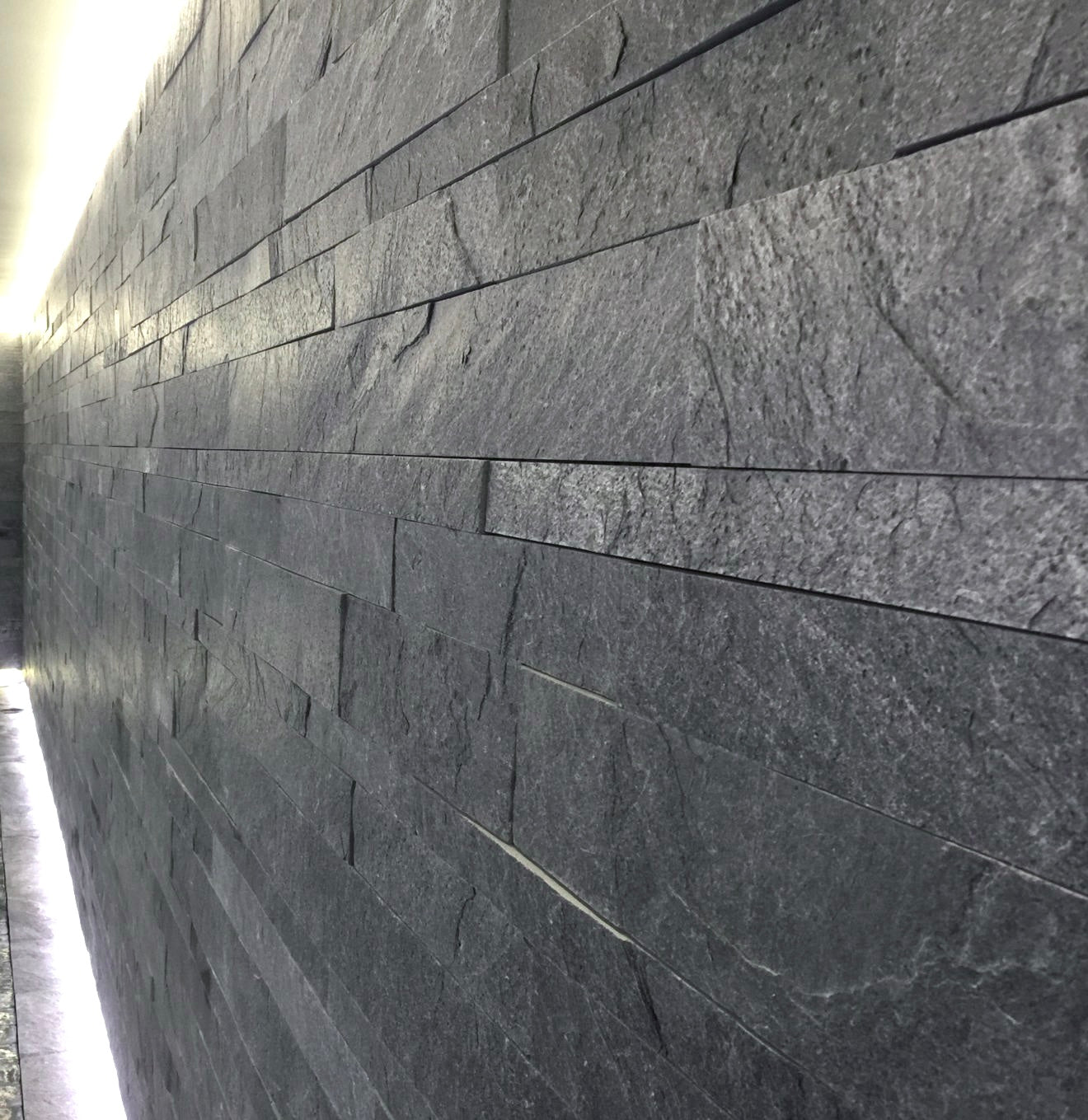 Parement en quartzite TITANE