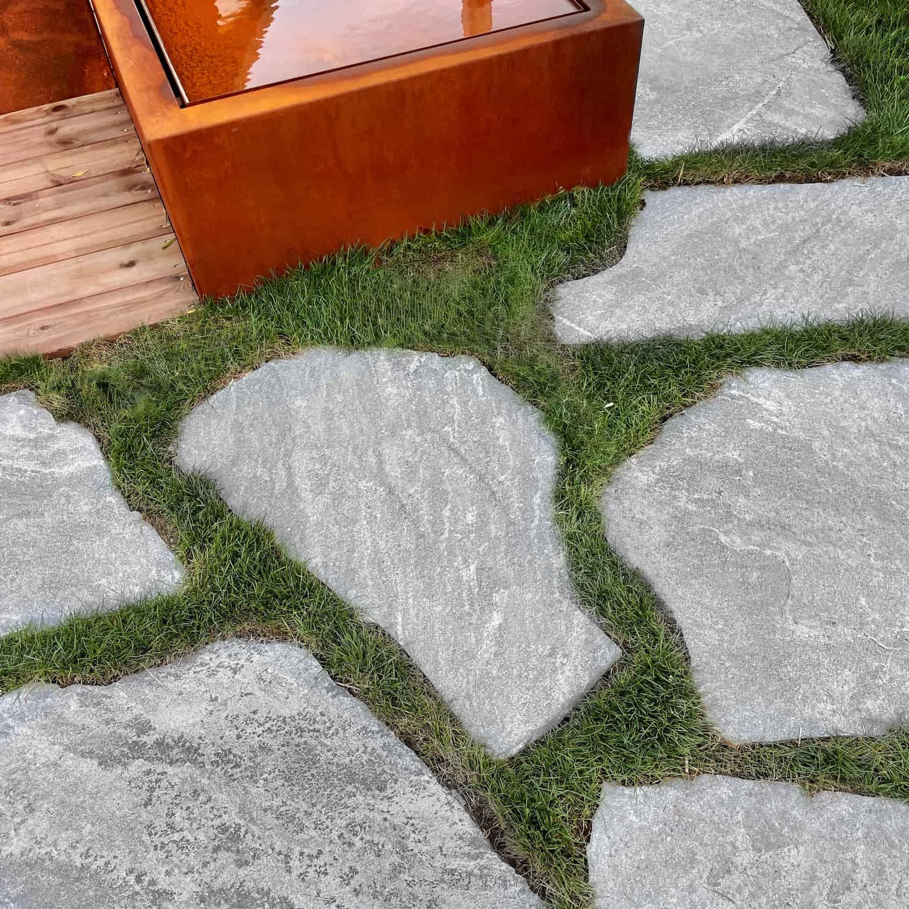 Pas japonais en QUARTZITE ADRIATICO - forme naturelle Minéral pierre naturelle