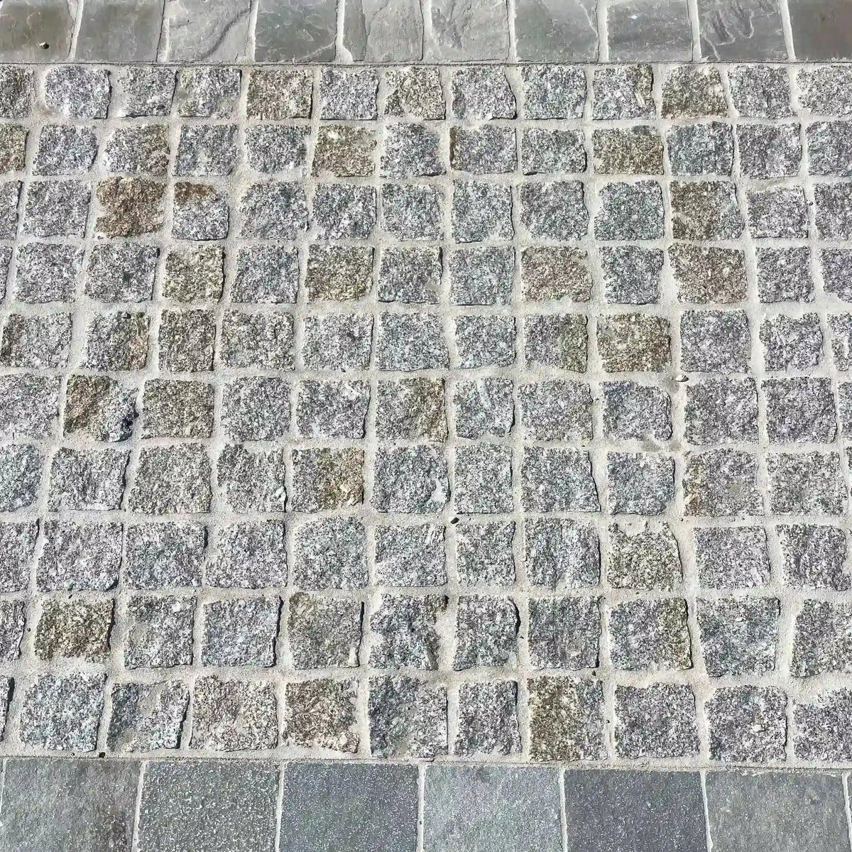 Pavé en granit MIX GRIS JAUNE naturel Minéral pierre naturelle