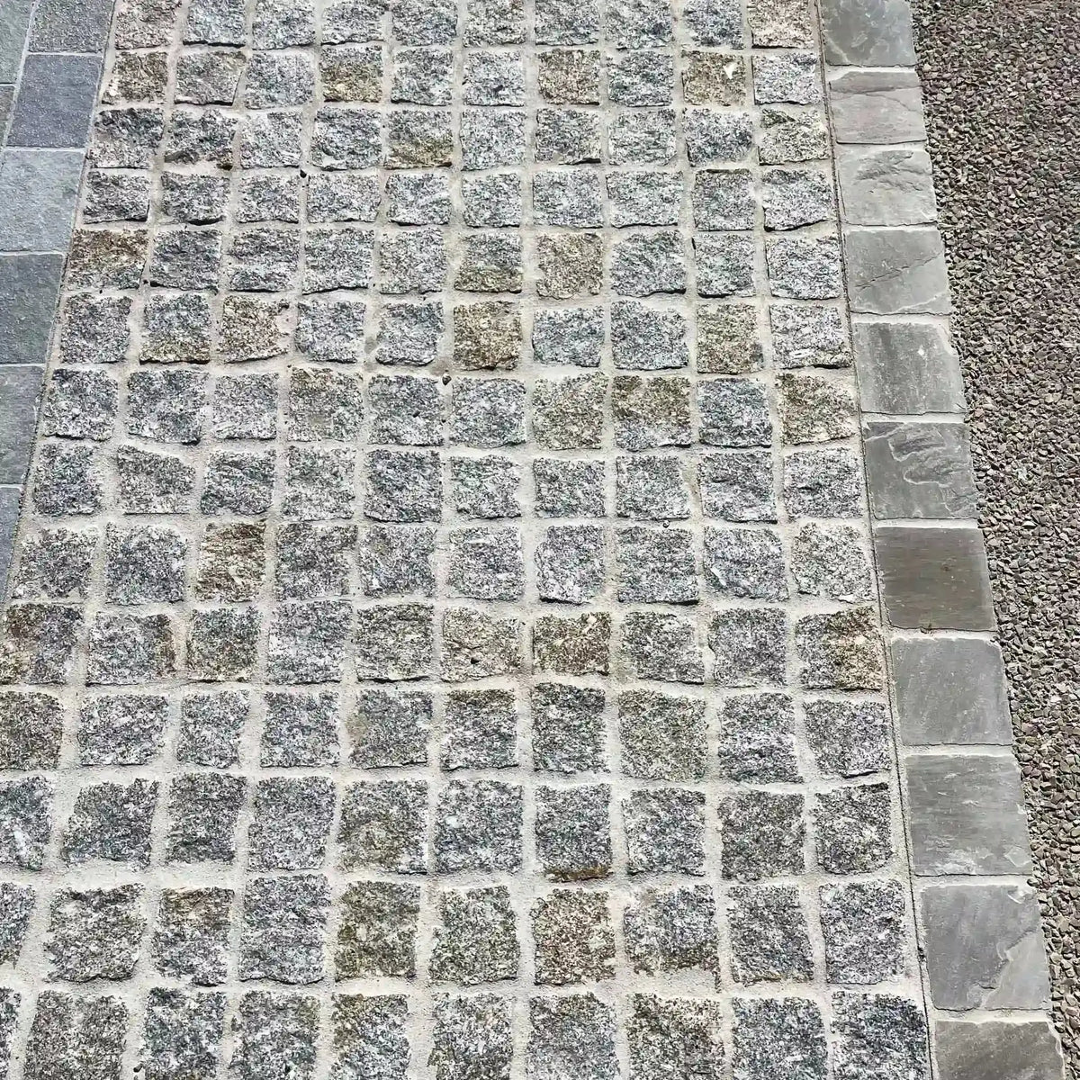 Pavé en granit MIX GRIS JAUNE naturel Minéral pierre naturelle