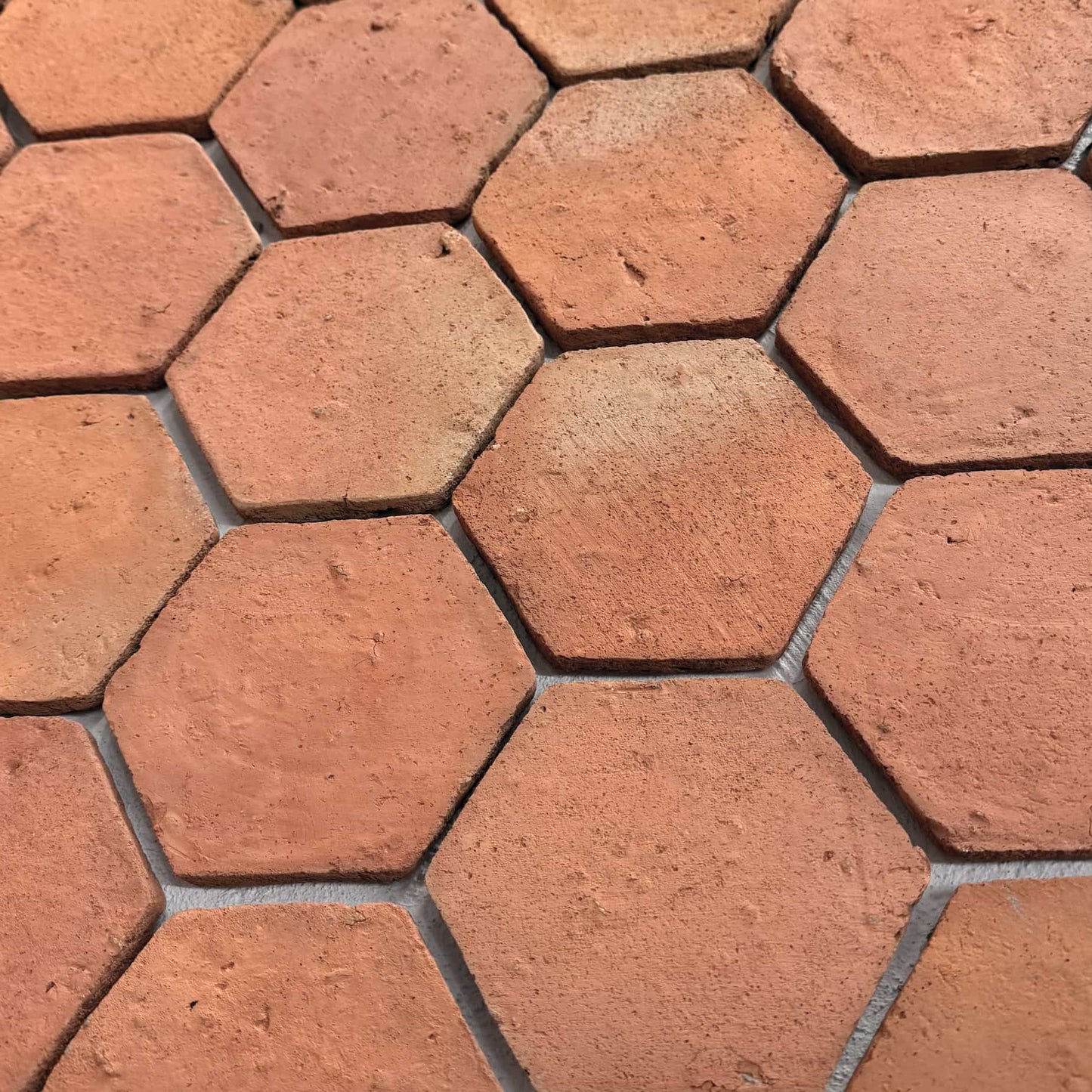 Tomette hexagonale 16x16 cm – Terre cuite artisanale pleine masse Minéral pierre naturelle