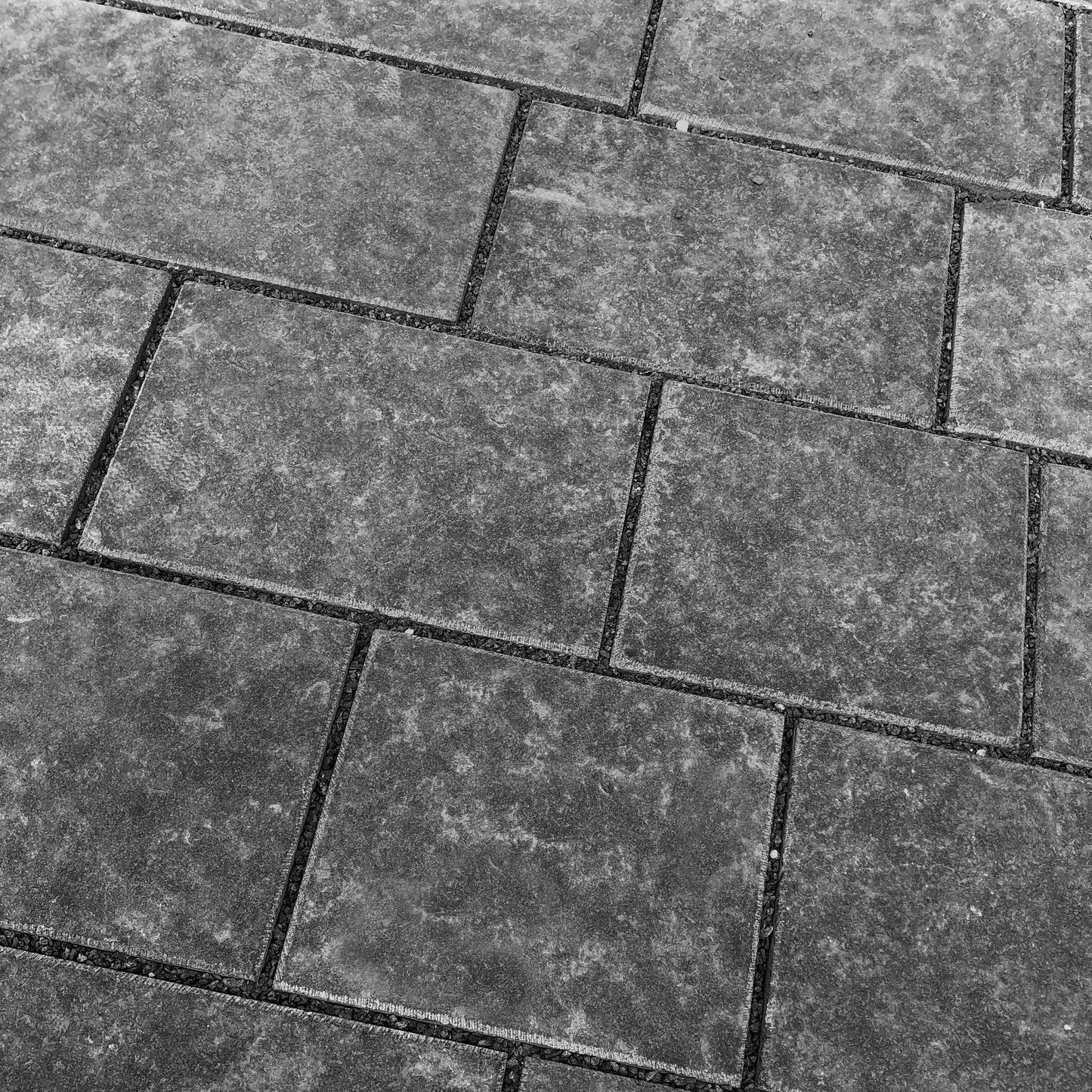 Pavé en BASALTE SUPER BLACK flammé