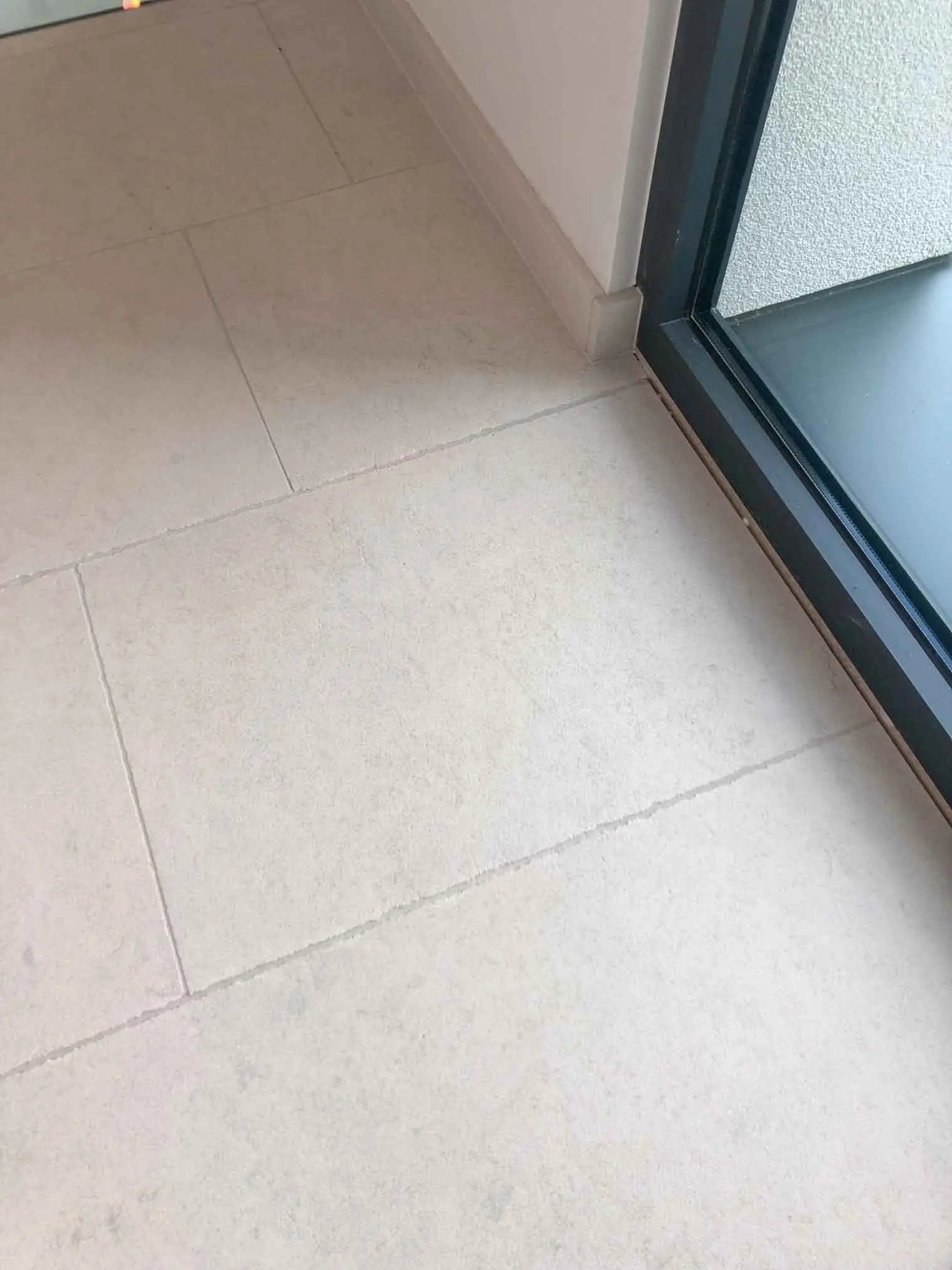 Calcaire BALKAN CREAM sablé brossé - Minéral Pierre Naturelle