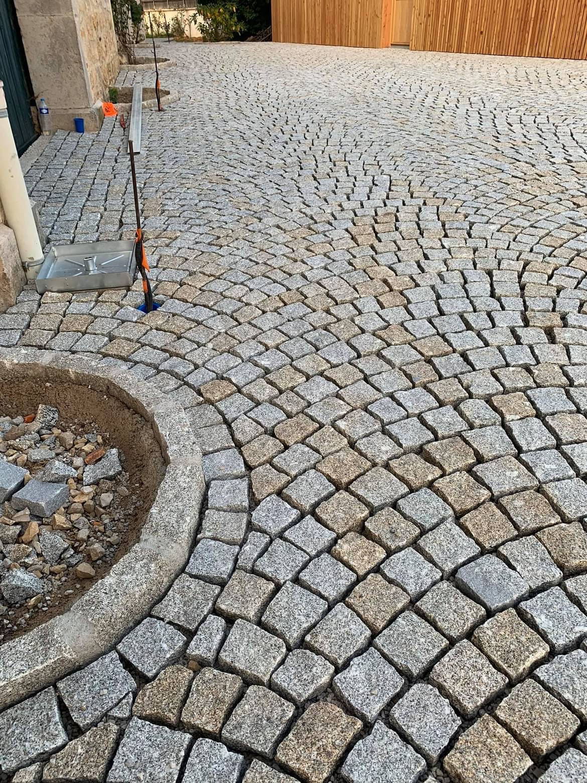 Pavé en GRANIT MIX gris jaune