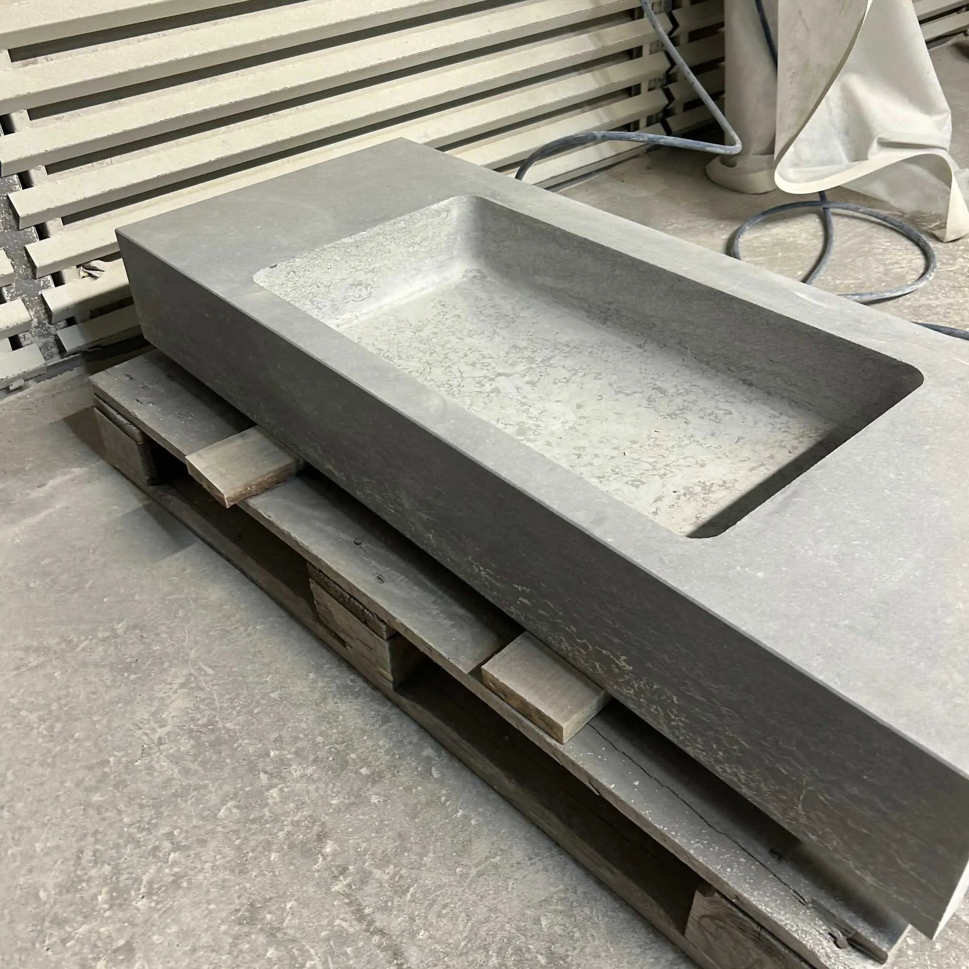 Calcaire KIRCHHEIMER MUSCHERKALK adouci Minéral pierre naturelle