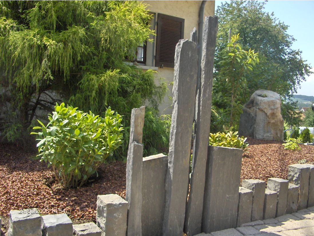 Bordure de jardin en Schiste BLACK STALE AZUL Finition clivée, 100 x 7-12 cm 