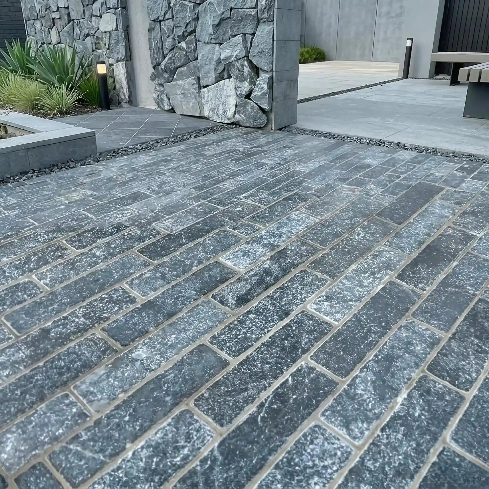 Pavé briquette en Pierre Bleue OCEAN BLUE Minéral pierre naturelle