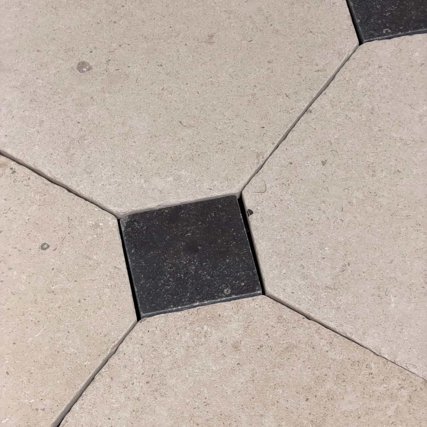 Dallage à cabochon PIERRE CALCAIRE & PIERRE BLEUE - Minéral Pierre Naturelle