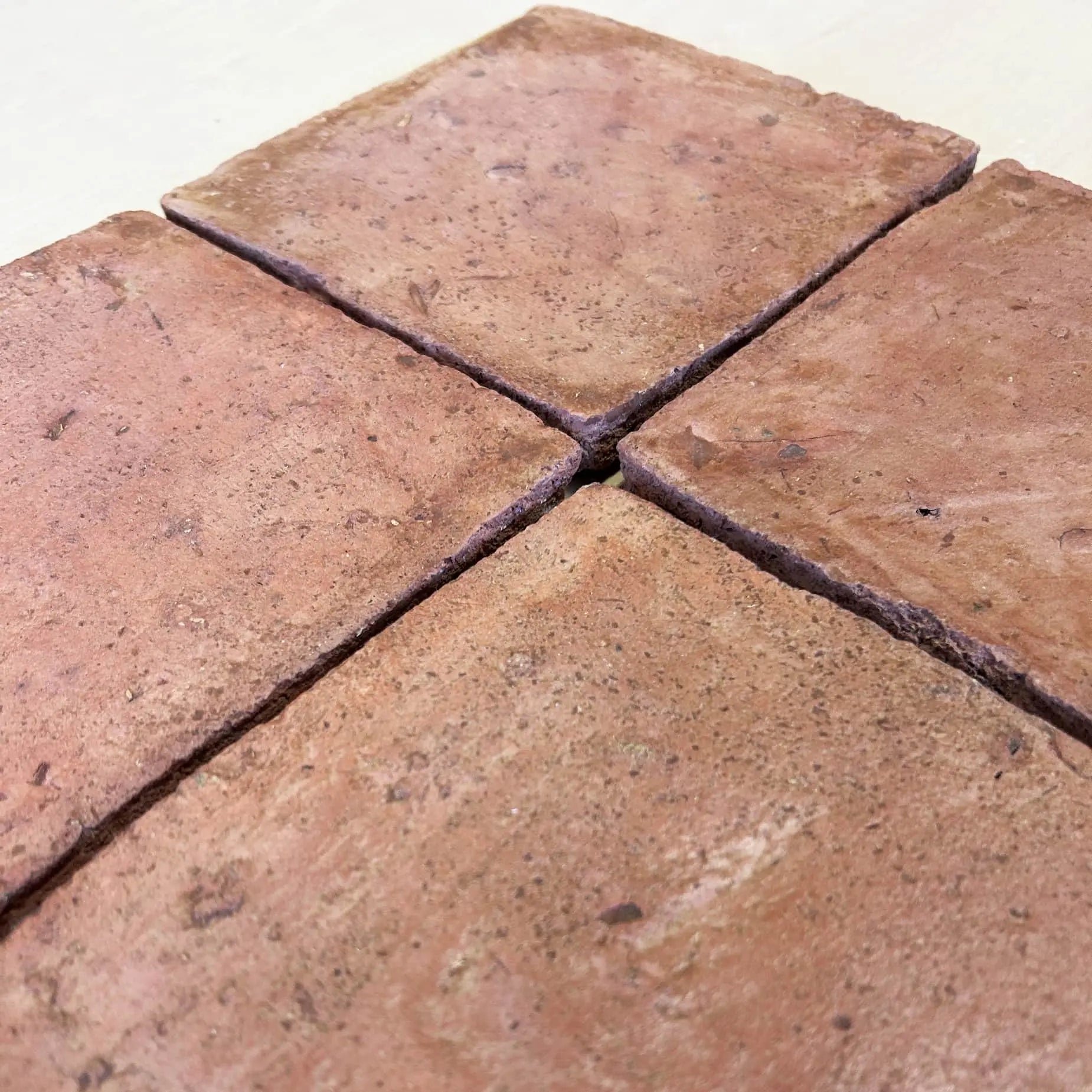 Tomette carrée – Terre cuite artisanale pleine masse Minéral pierre naturelle