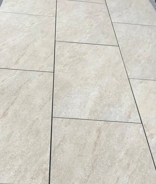 Grès cérame effet pierre QUARTZITE BEIGE - 90x60x2 : 
Finition : Effet pierre
Surface antidérapante R-11
Couleur : Beige
Bords : Rectifiés