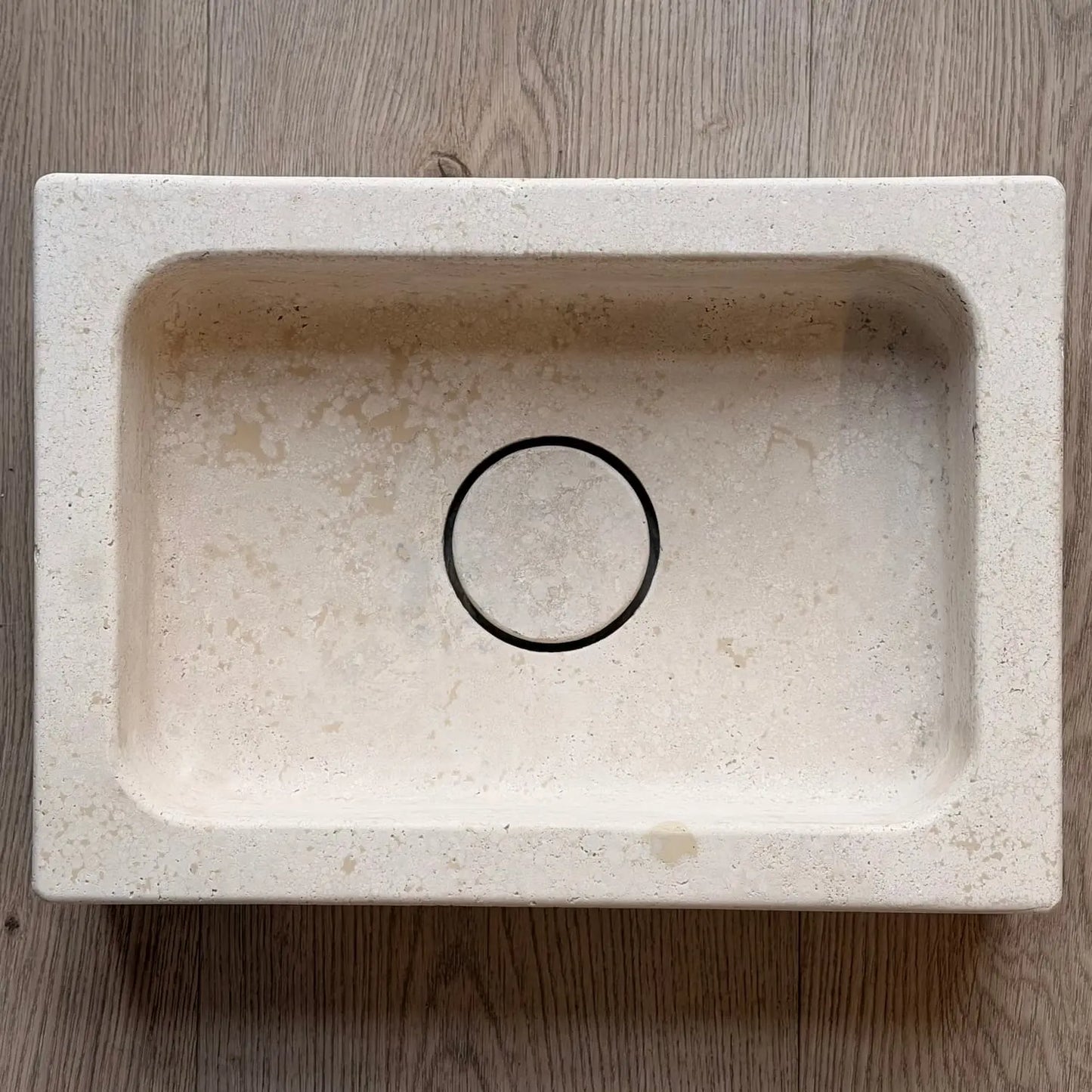 Vasque rectangulaire en TRAVERTIN ROMAIN