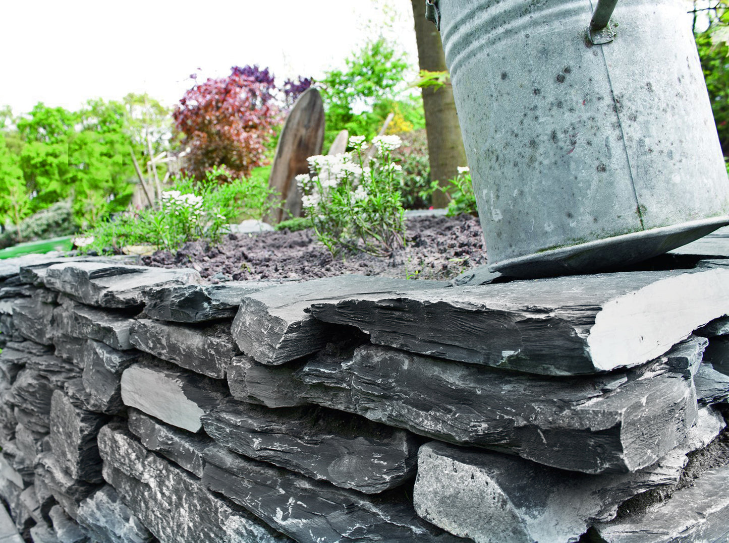 Moellon brut pour mur sec en SCHISTE BLACK SLATE AZUL